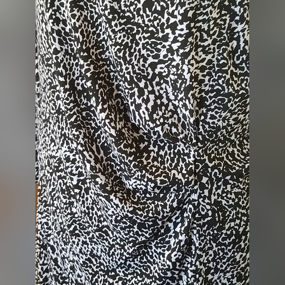 Ladies Blouse - Picture 2 of 5